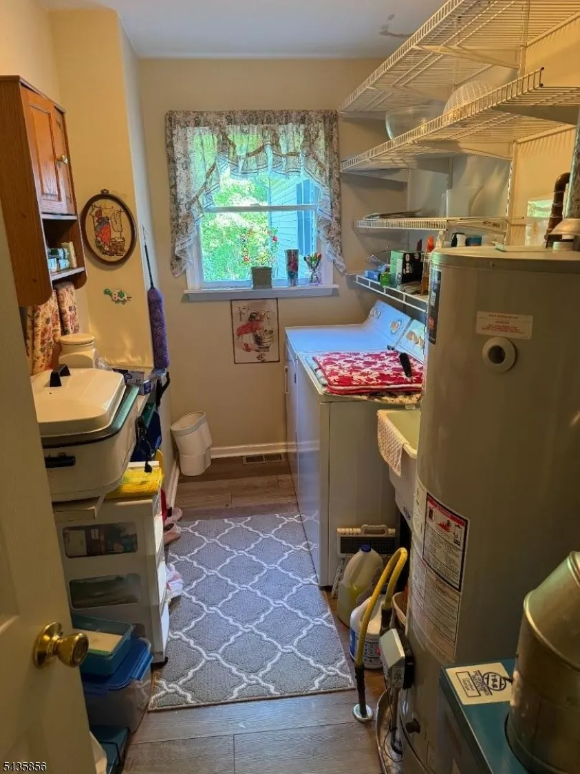 7 W Woodland Ave Middle, NJ 08210