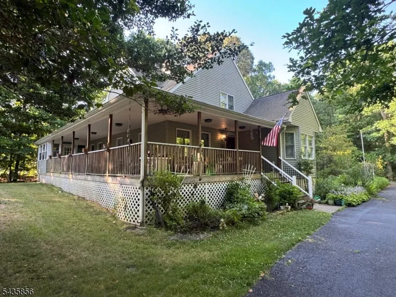 7 W Woodland Ave Middle, NJ 08210