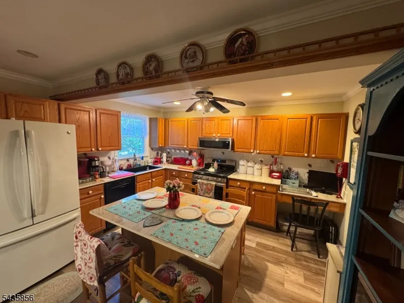 7 W Woodland Ave Middle, NJ 08210