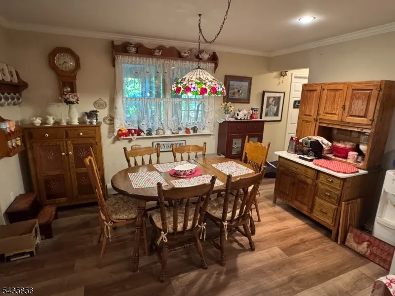 7 W Woodland Ave Middle, NJ 08210