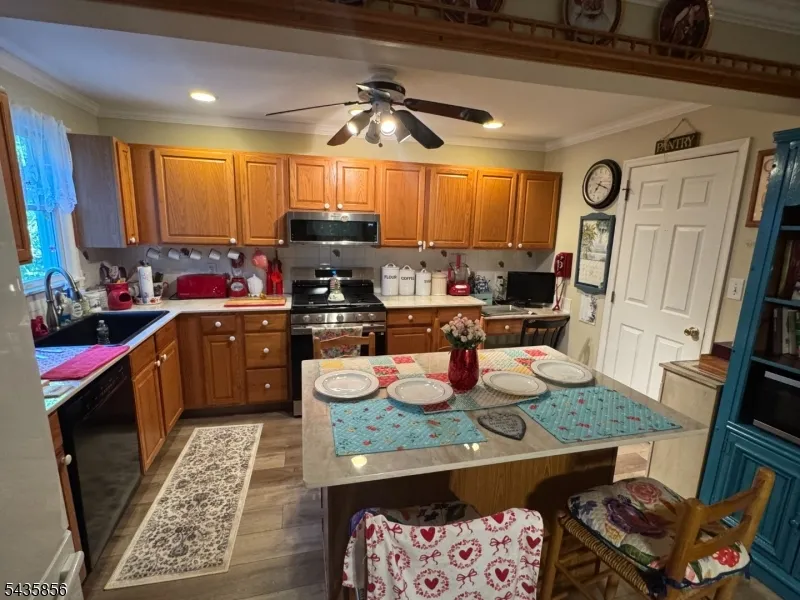 7 W Woodland Ave Middle, NJ 08210