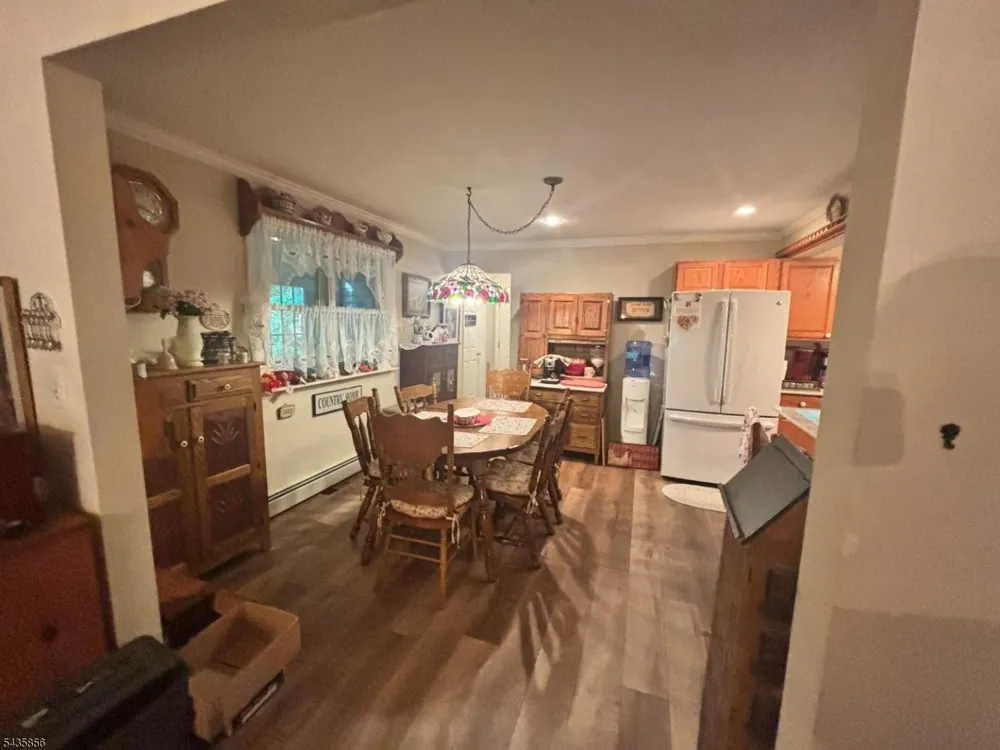 7 W Woodland Ave Middle, NJ 08210