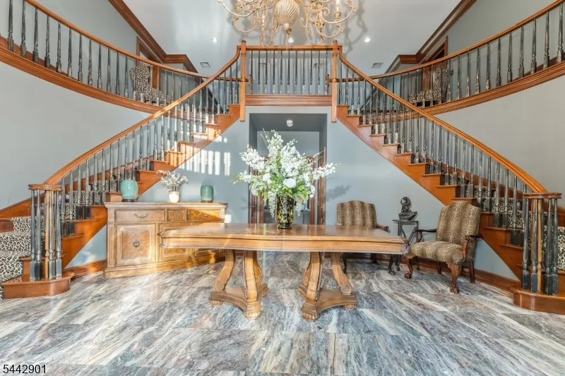 25 Wilshire Dr Sparta, NJ 07871