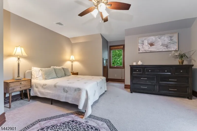 25 Wilshire Dr Sparta, NJ 07871