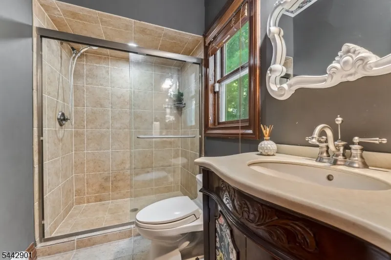 25 Wilshire Dr Sparta, NJ 07871