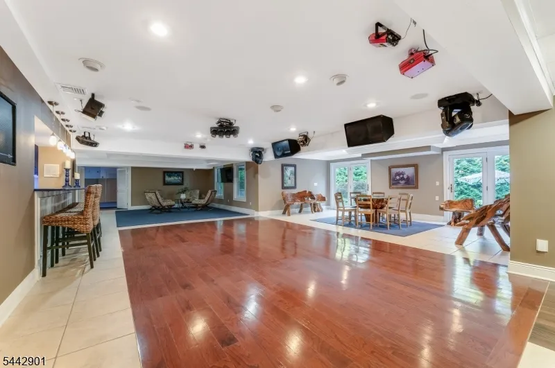 25 Wilshire Dr Sparta, NJ 07871
