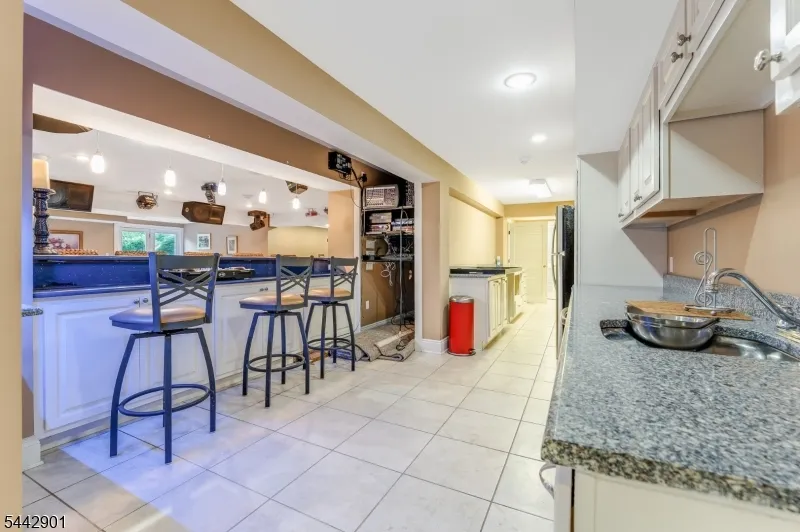25 Wilshire Dr Sparta, NJ 07871