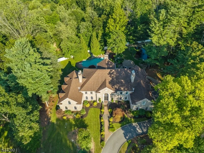 25 Wilshire Dr Sparta, NJ 07871