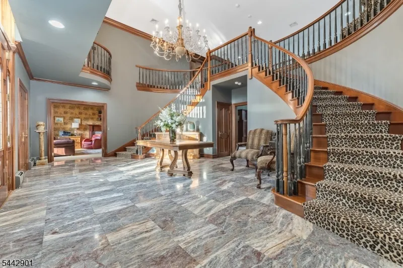 25 Wilshire Dr Sparta, NJ 07871