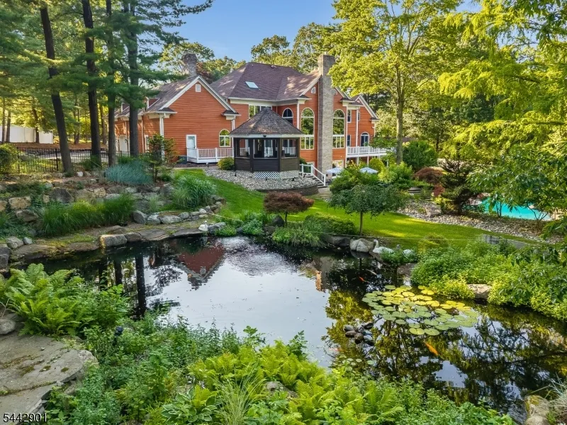 25 Wilshire Dr Sparta, NJ 07871
