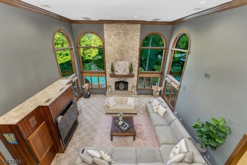 25 Wilshire Dr Sparta, NJ 07871