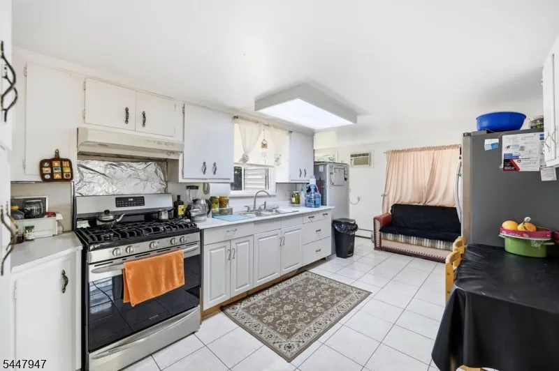 69 Linda Vista Ave North Haledon, NJ 07508