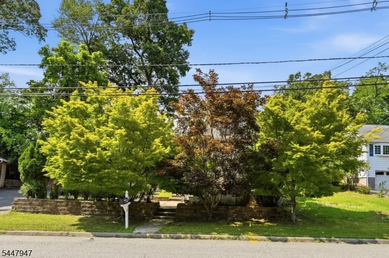 69 Linda Vista Ave North Haledon, NJ 07508