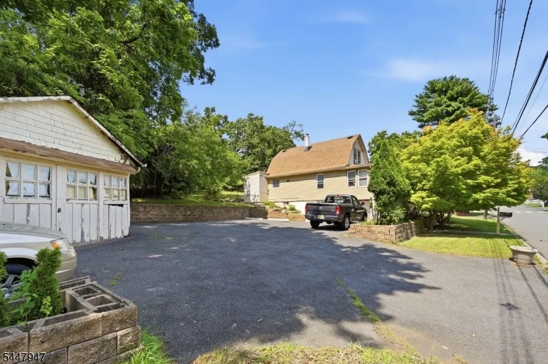 69 Linda Vista Ave North Haledon, NJ 07508