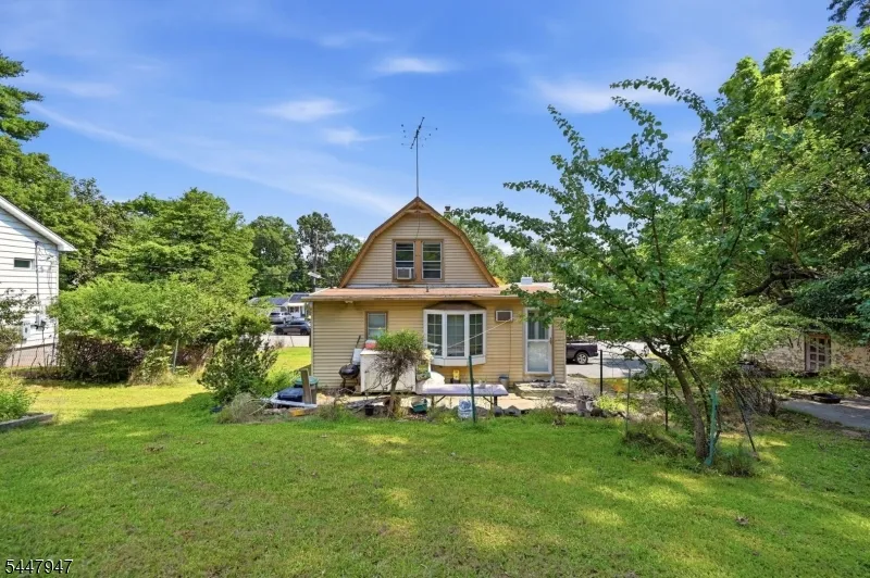 69 Linda Vista Ave North Haledon, NJ 07508