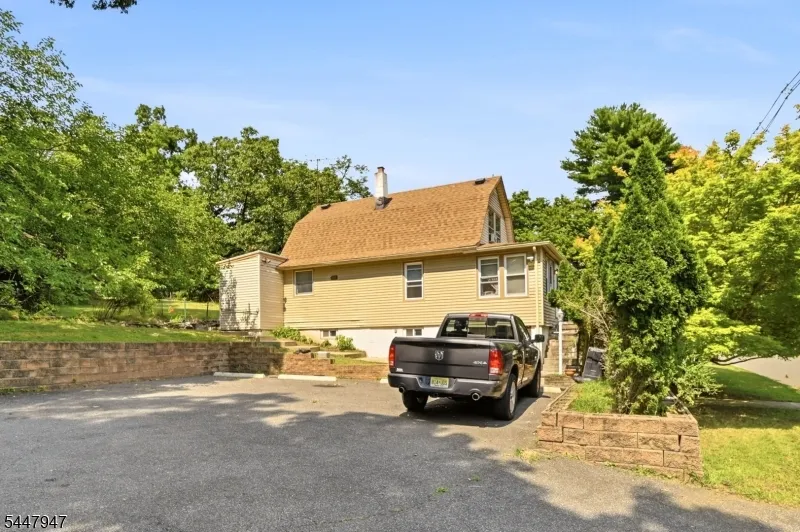 69 Linda Vista Ave North Haledon, NJ 07508