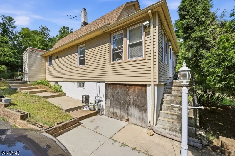 69 Linda Vista Ave North Haledon, NJ 07508
