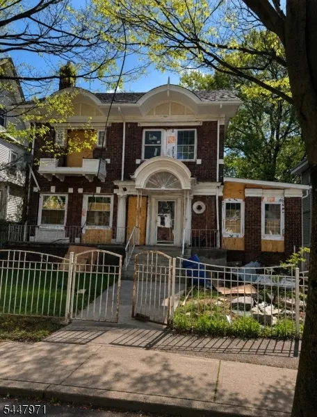 860 S 13Th St Newark City, NJ 07108