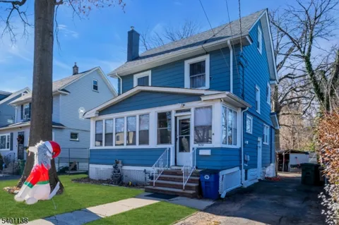 320 Pine St