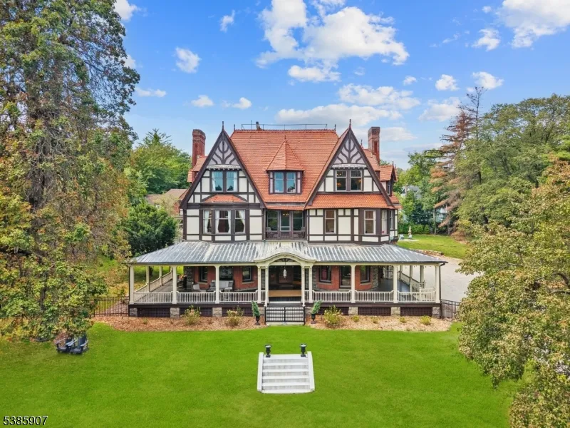 30 N Mountain Ave Montclair, NJ 07042