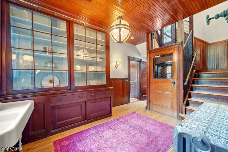 30 N Mountain Ave Montclair, NJ 07042