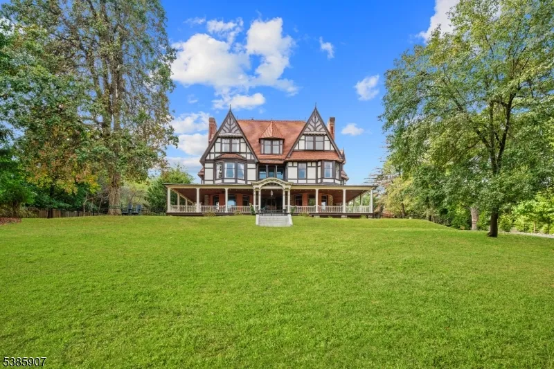 30 N Mountain Ave Montclair, NJ 07042