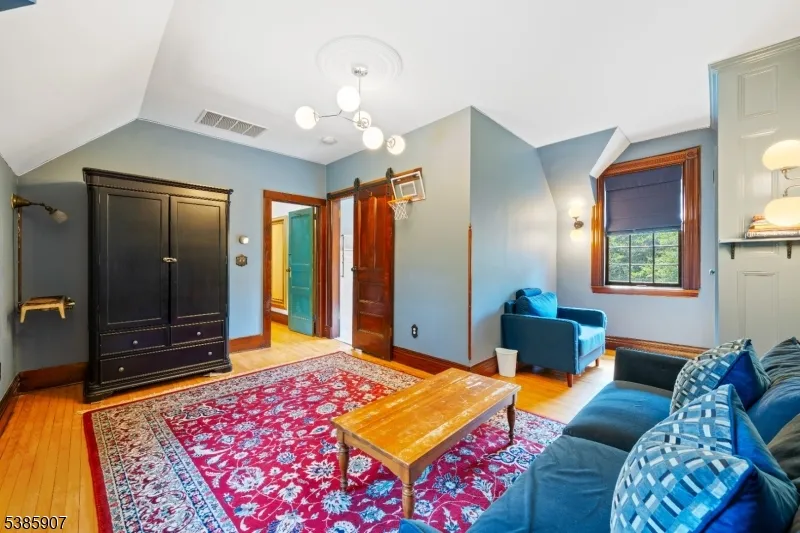 30 N Mountain Ave Montclair, NJ 07042