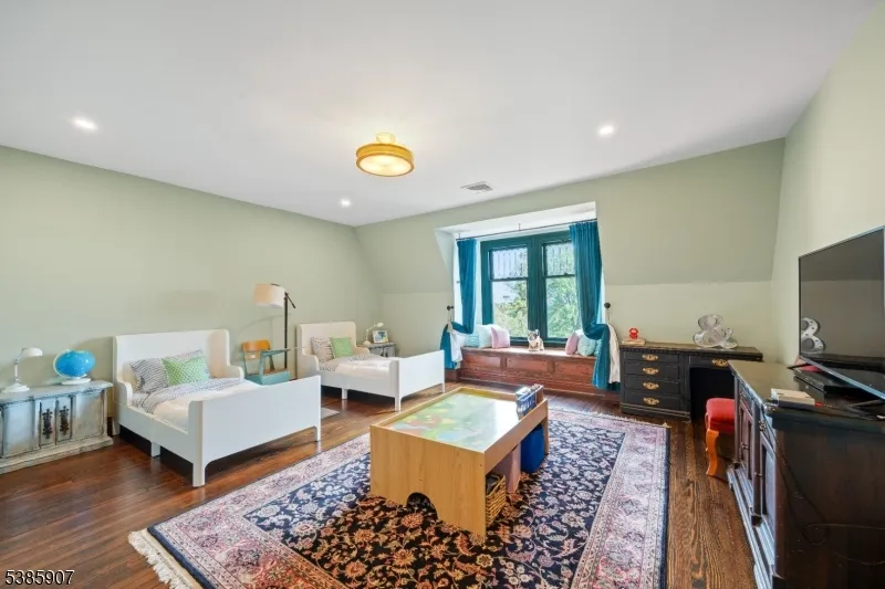 30 N Mountain Ave Montclair, NJ 07042