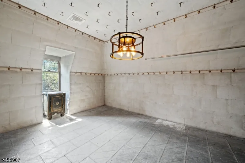 30 N Mountain Ave Montclair, NJ 07042