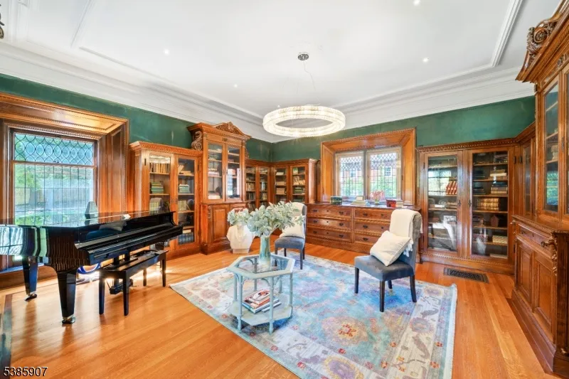 30 N Mountain Ave Montclair, NJ 07042