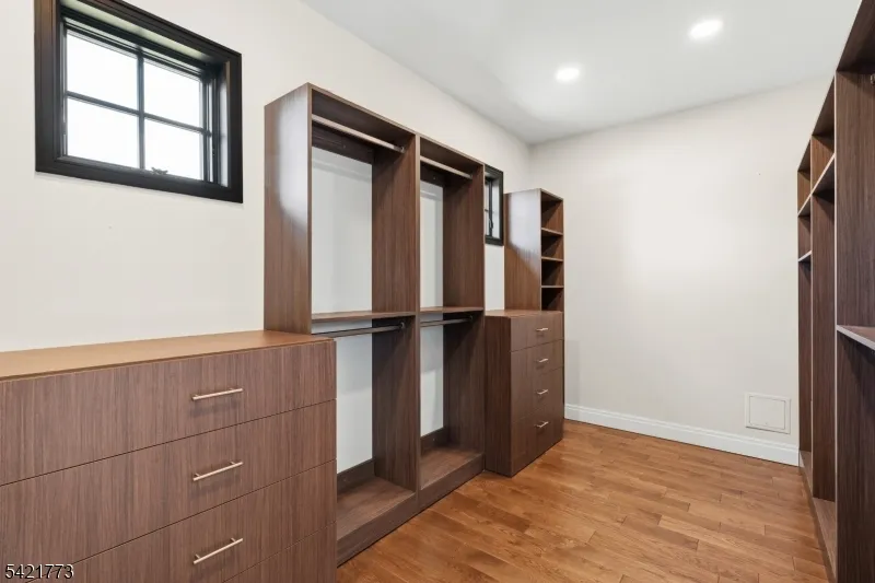 803 Marshall Rd River Vale, NJ 07675