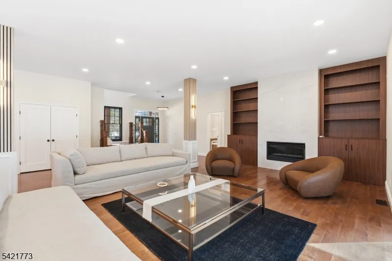 803 Marshall Rd River Vale, NJ 07675