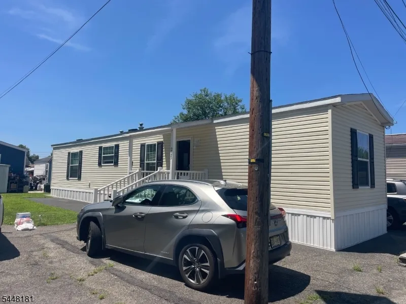 225 ALBERT ST Lodi, NJ 07644