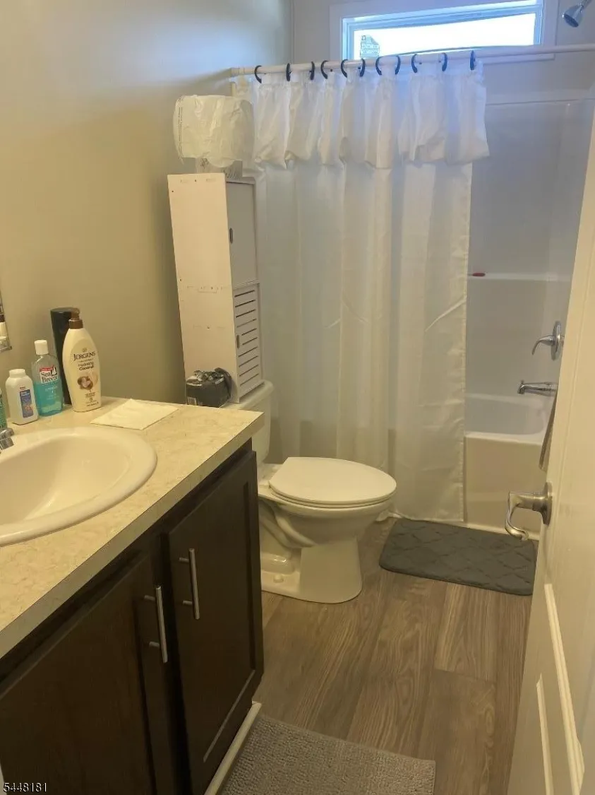 225 ALBERT ST Lodi, NJ 07644