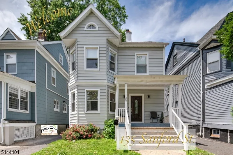 135 Sanford St East Orange City, NJ 07018