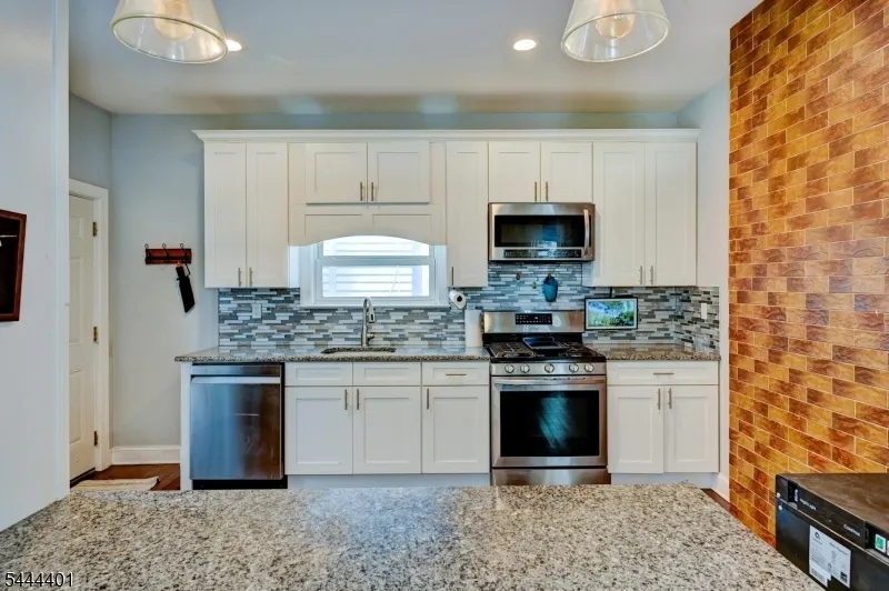 135 Sanford St East Orange City, NJ 07018