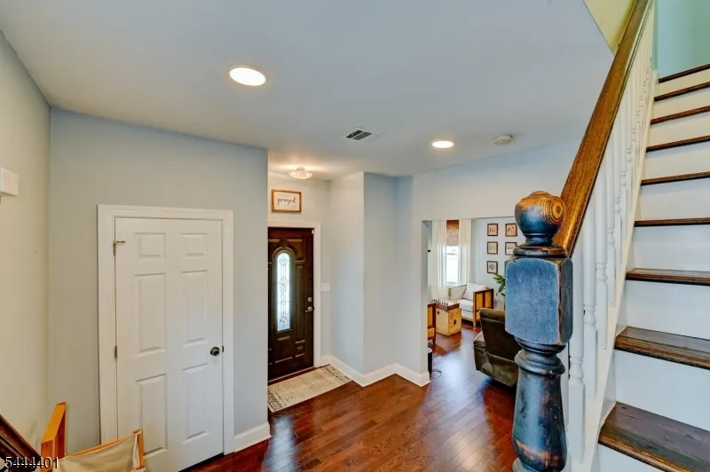 135 Sanford St East Orange City, NJ 07018