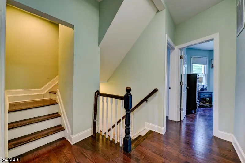 135 Sanford St East Orange City, NJ 07018