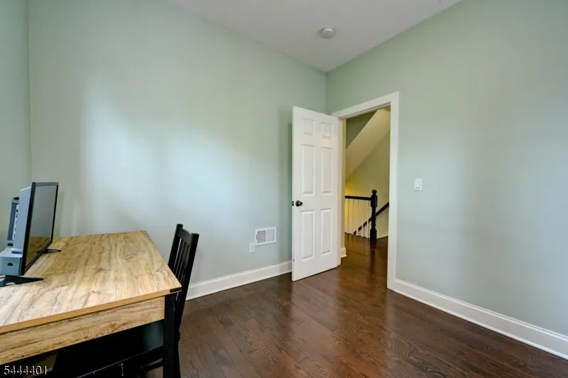 135 Sanford St East Orange City, NJ 07018