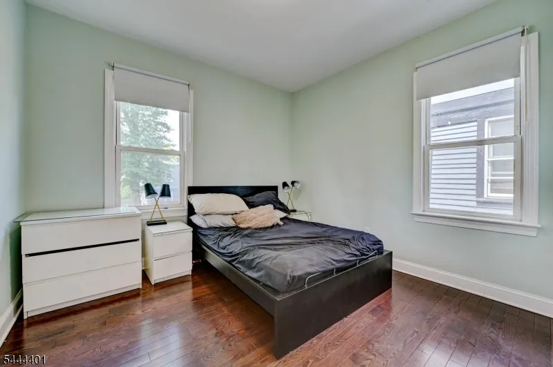 135 Sanford St East Orange City, NJ 07018
