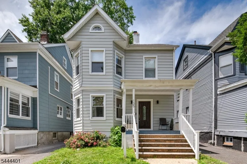 135 Sanford St East Orange City, NJ 07018
