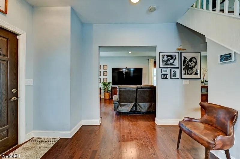 135 Sanford St East Orange City, NJ 07018