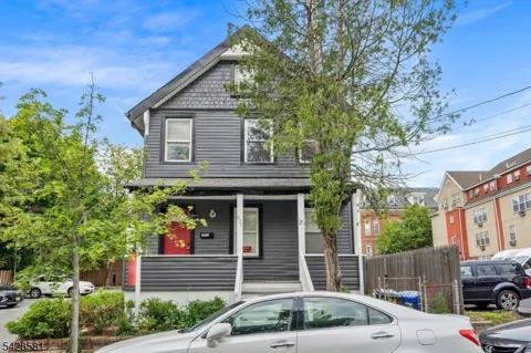 637 Union St
