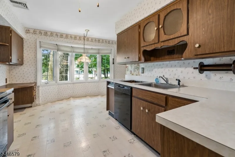 19 Dacotah Ave Rockaway, NJ 07866