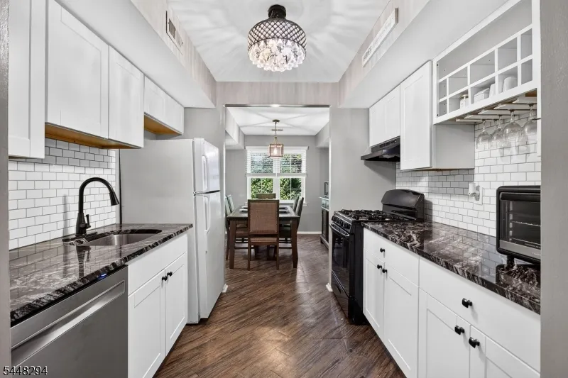 248 Alpine Way #B Unit B Woodbridge, NJ 07095