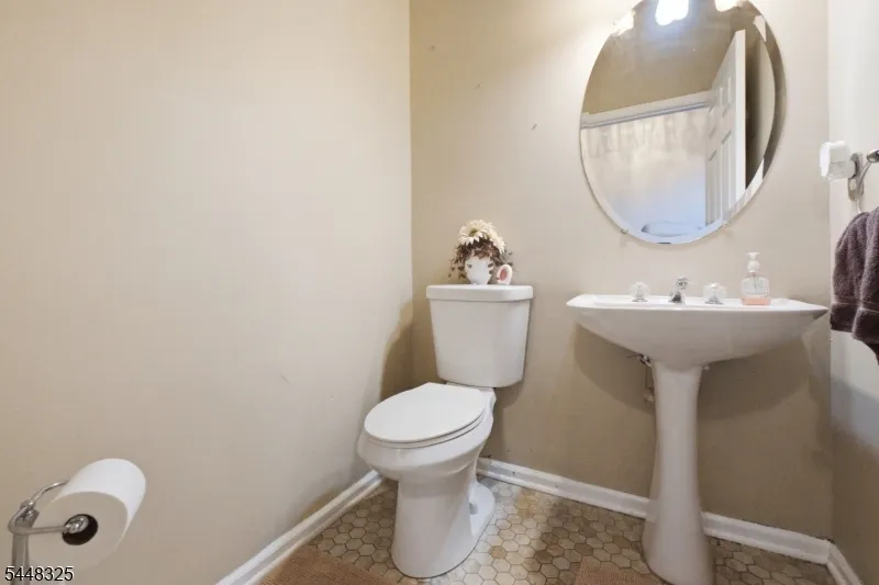 109 Willever Way Greenwich, NJ 08886