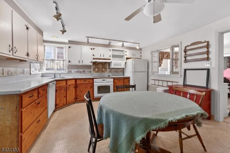 321 Center St Phillipsburg Town, NJ 08865