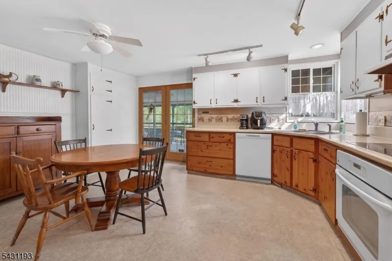 321 Center St Phillipsburg Town, NJ 08865