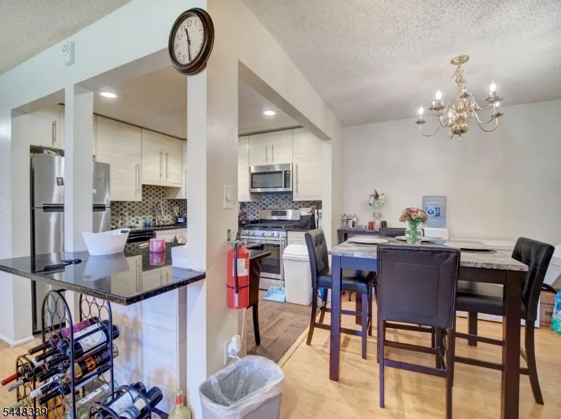 380 Lancaster Ct Piscataway, NJ 08854