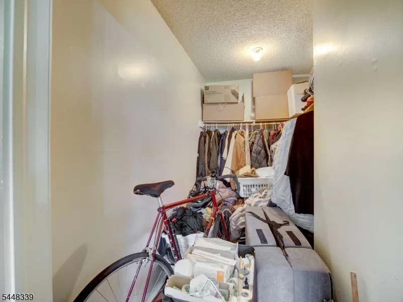 380 Lancaster Ct Piscataway, NJ 08854